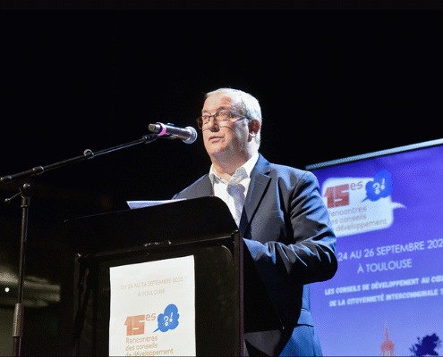 Dominique Chuffart introduit le forum aux idées lors des 15es Rencontres